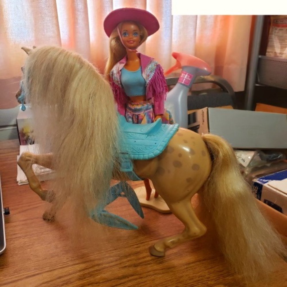 Rare Retired Vintage 19/98 Western Fun Barbie & Western Fun Sun Runner Horse
